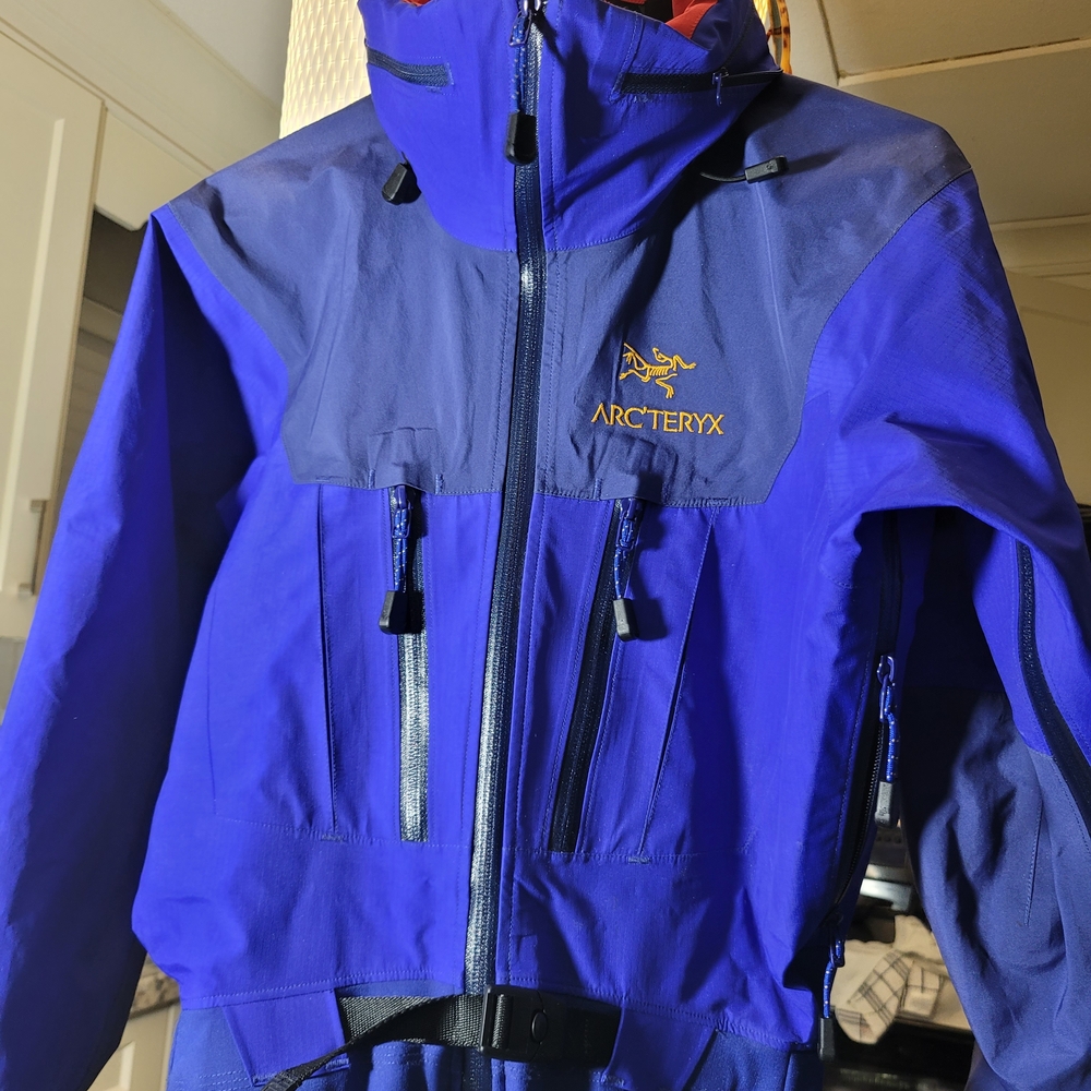 "New Womens Full Ski Jump Suit" Water Proof Also Great For ICE CLIMBING!